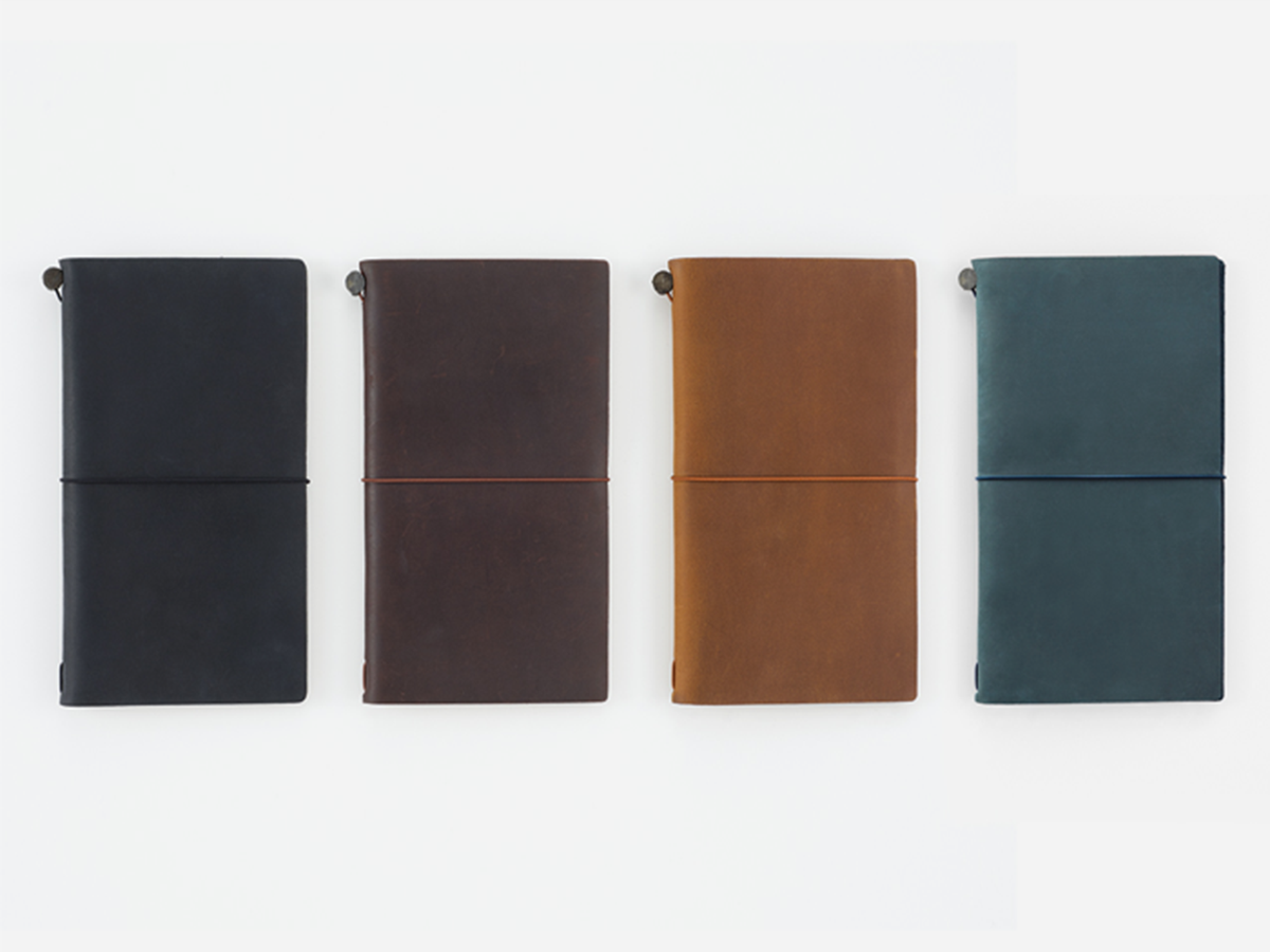 TRAVELER'S Notebook Regular Size - Navy Blue